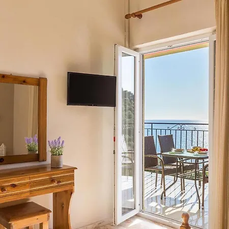 Escape Studio Apartments, Swimming Pool - Beach Apartament