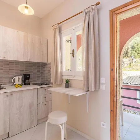 Escape Studio Apartments, Swimming Pool - Beach *